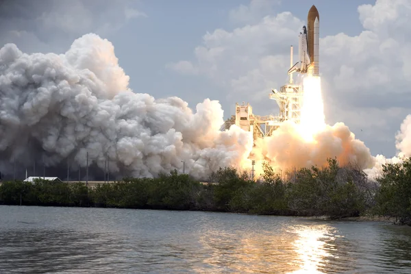 KSC-2009-3082