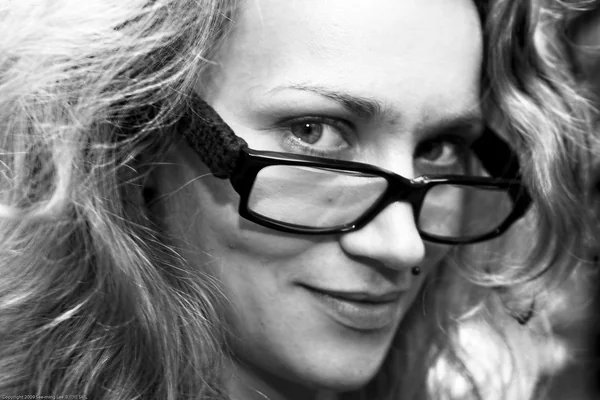Agata Olek / Dumbo Arts Center: Art Under the Bridge Festival 2009 / 20090926.10D.54812.P1.C23.BW / SML