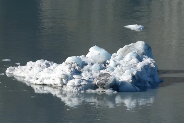 Iceberg, Glacier Bay Alaska - Flickr - gailhampshire