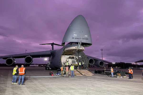 GOES-U Spacecraft Arrival and Offload