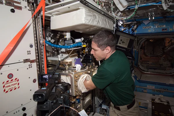 iss038e055240
