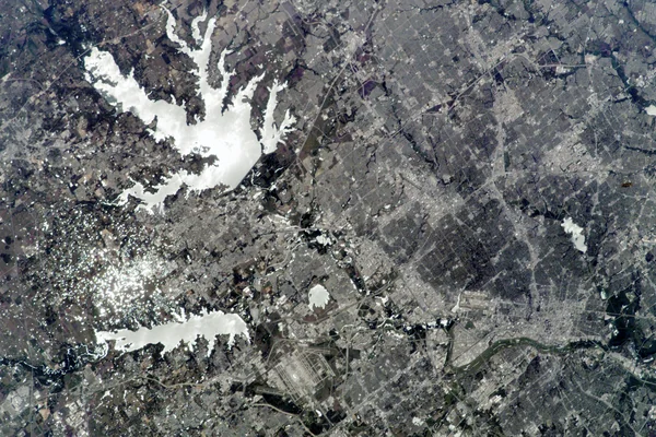 Earth Observations taken by the Expedition 10 crew