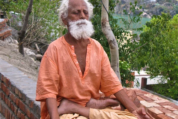 File:1 Sannyasi in yoga meditation on the Ganges, Rishikesh.jpg