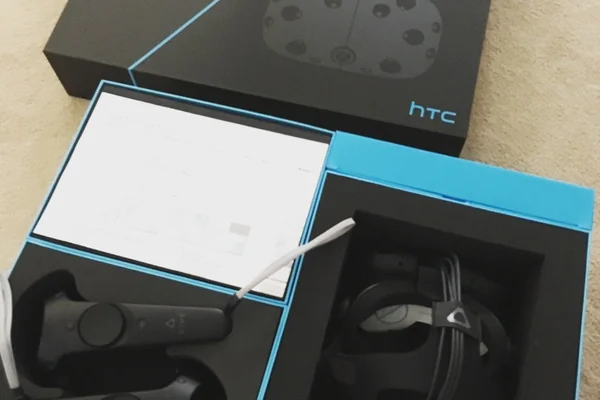 HTC Vive Unboxed - Virtual Reality Headset