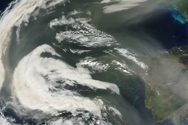 Saharan dust off western Europe