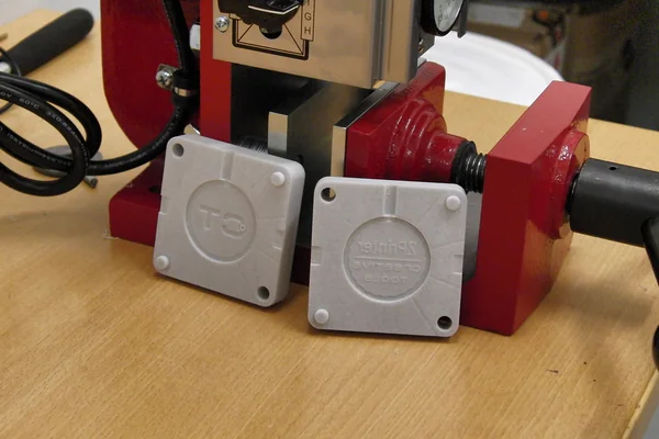 CreativeTools.se - ZPrinter-made plastic injection mold 43