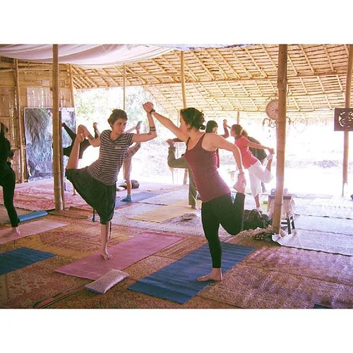 Travelling is all about trying new things! #frontiervolunteer #travel #world #yoga #meditate #abroad #adventure #gapyear #downwarddog #wanderlust #fun #culture