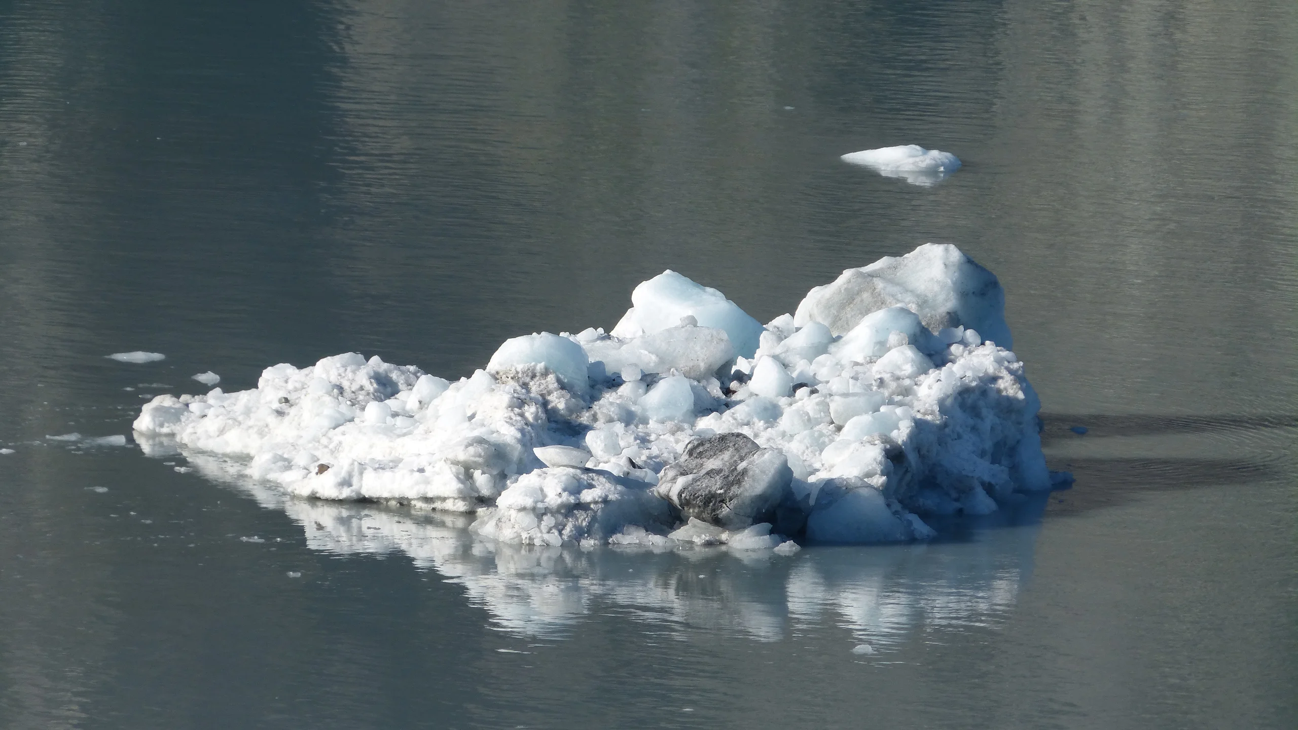 Iceberg, Glacier Bay Alaska - Flickr - gailhampshire
