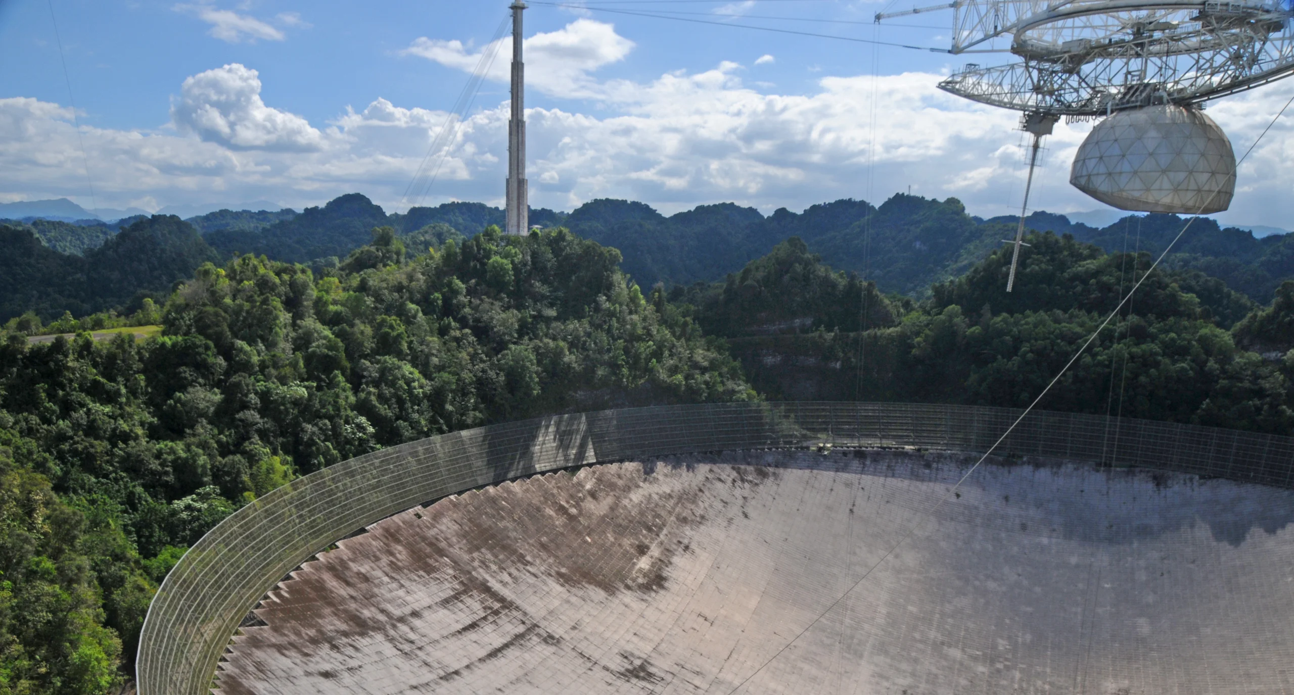 Arecibo radio telescope observatory Puerto Rico - panoramio (5)