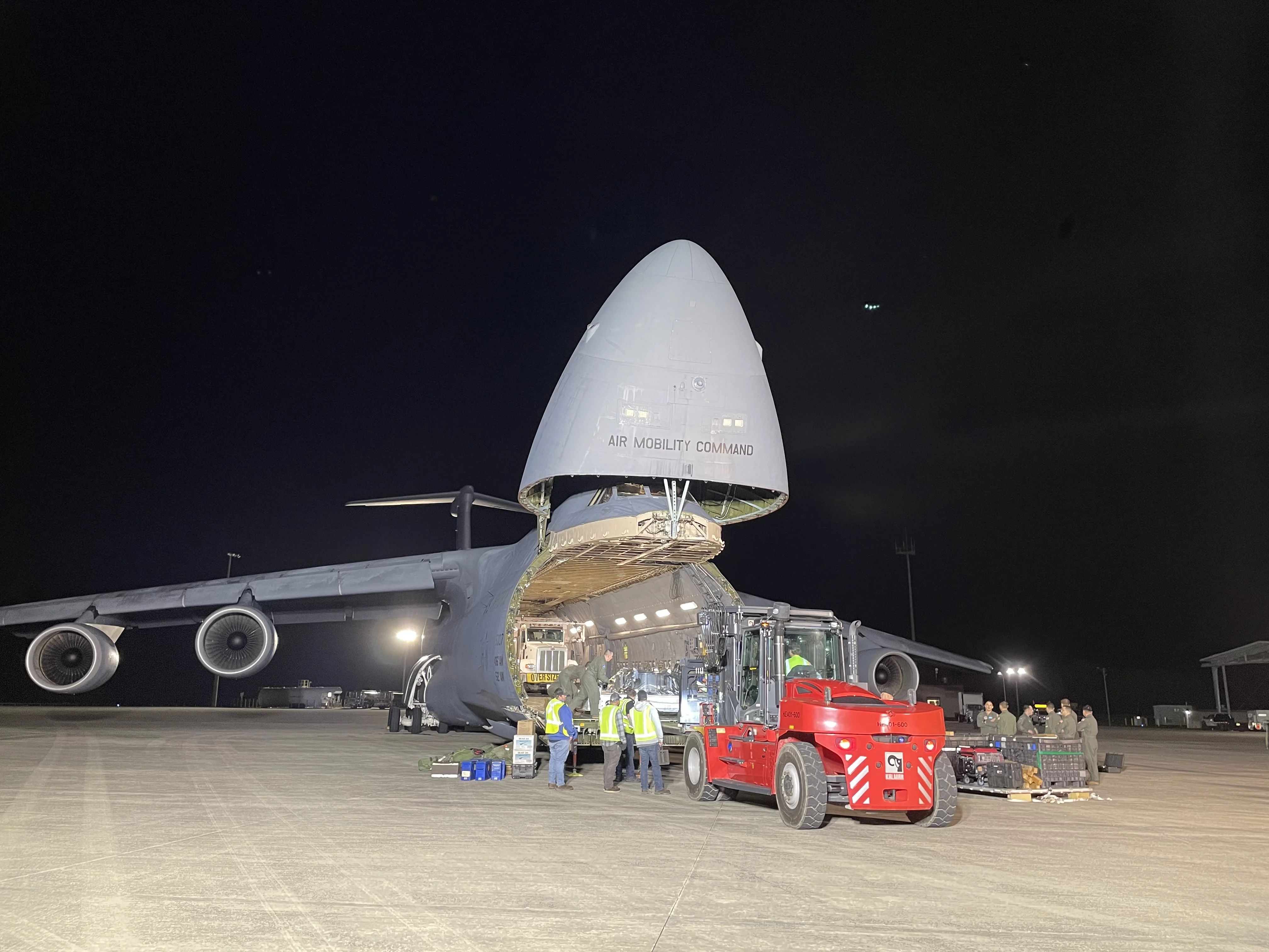 GOES-U Spacecraft Arrival and Offload