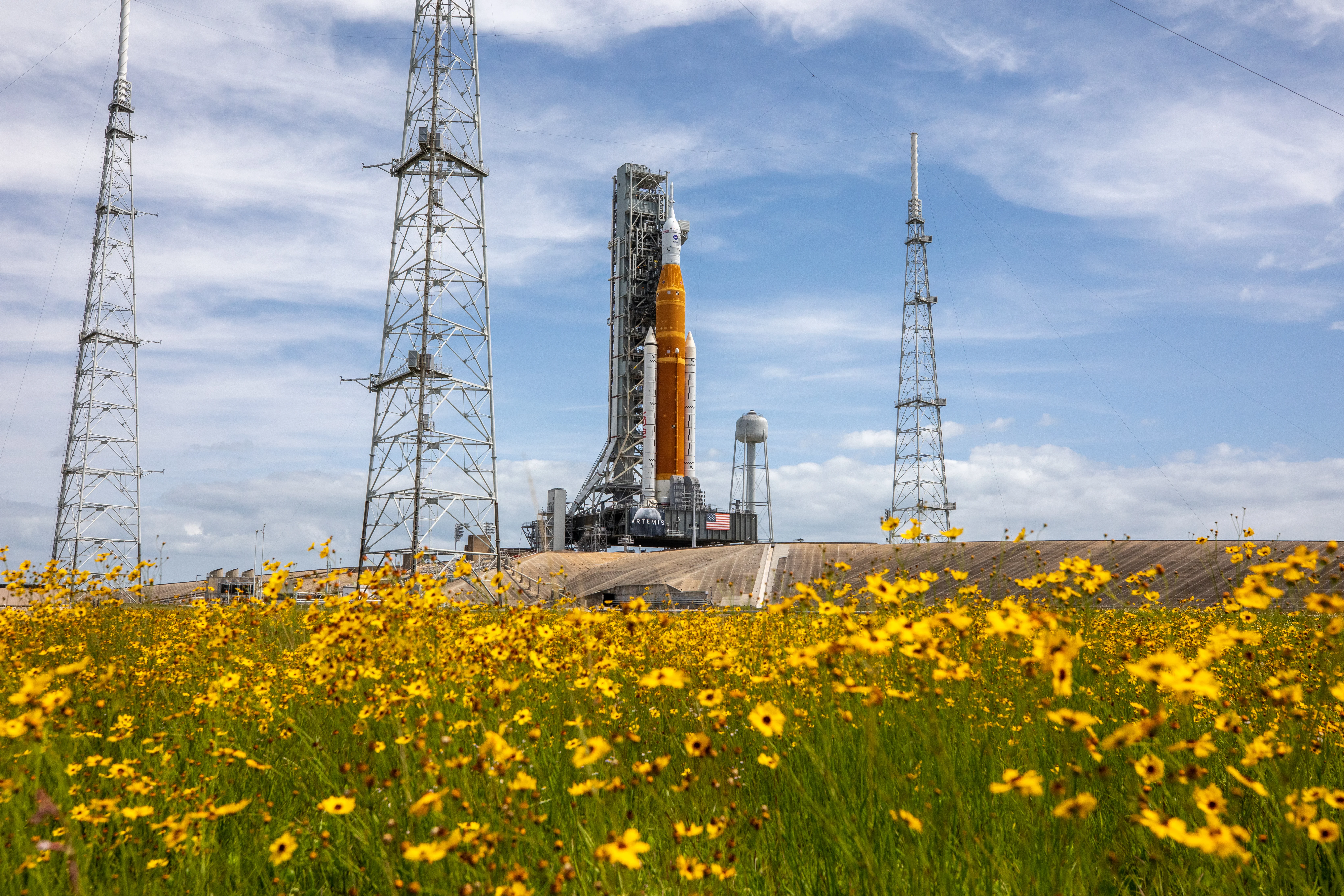 Artemis I at Pad 39B