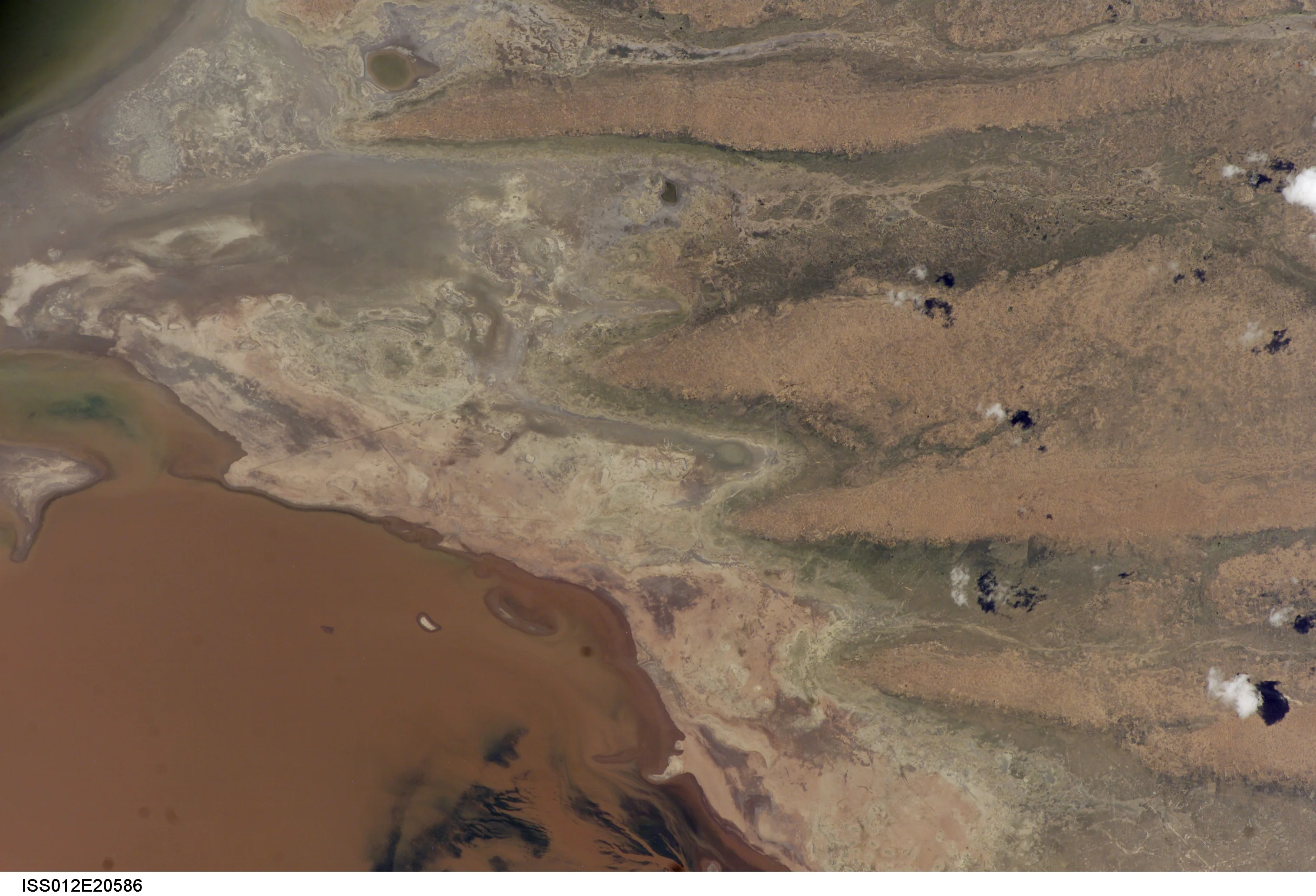 iss012e20586