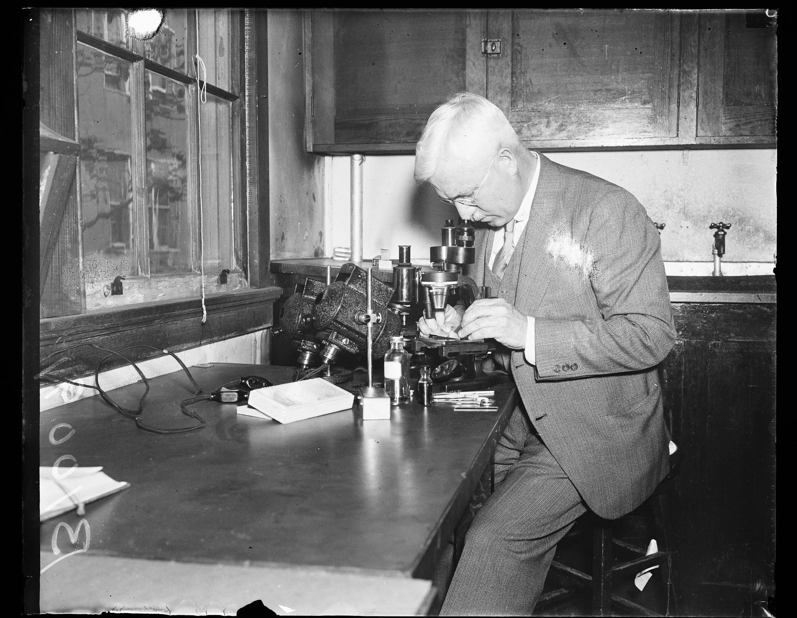 Laboratuvar Mikroskop 2