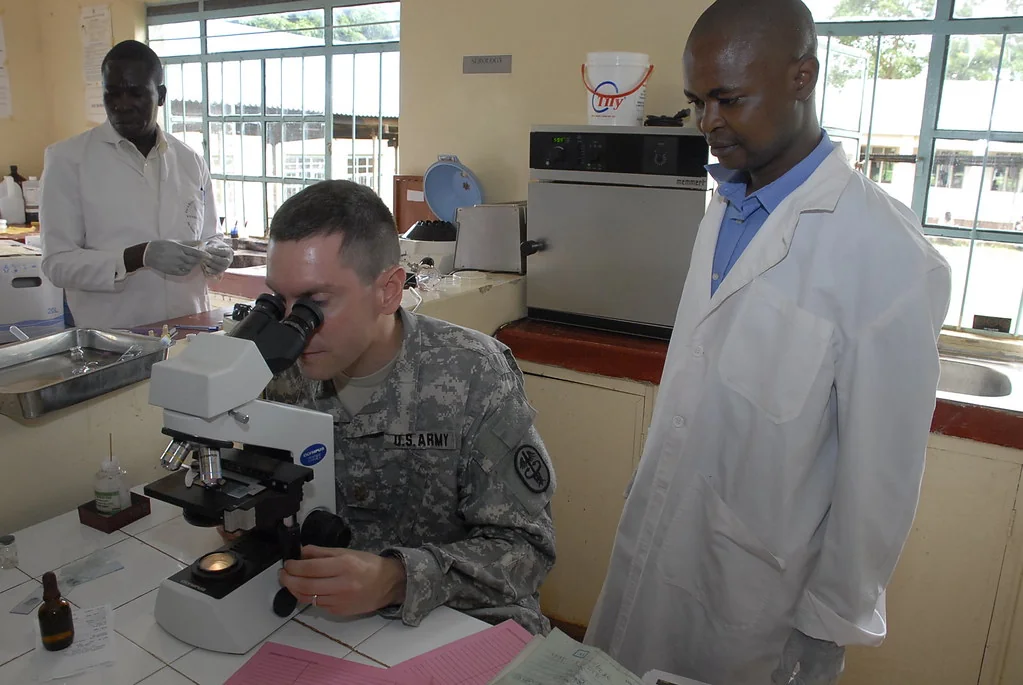 U.S. Army Medical Research Unit - Improving malaria diagnostics, Kisumu, Kenya 05-2010