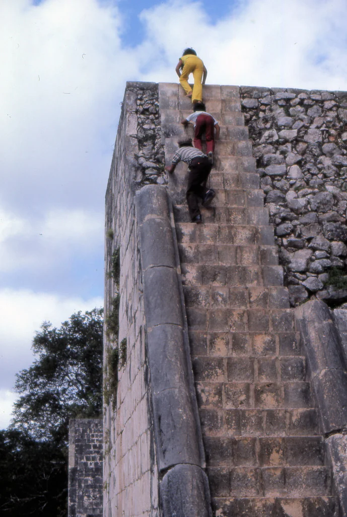 can8602_37, The Great Ball Court and Temple of the Jaguars, Chichen Itza, Maya Ruins, Yucatan Peninsula, Mexico